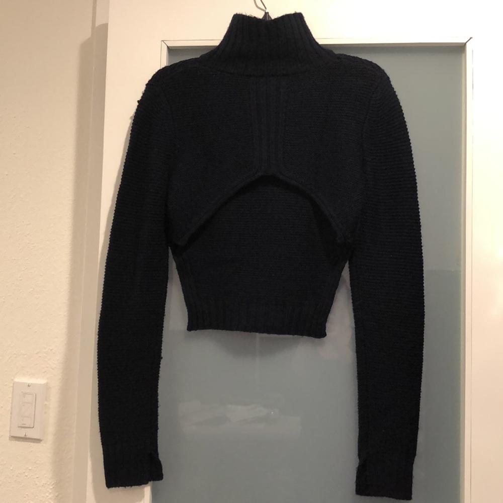 NAVY CROP TOP TURTLE NECK SWEATER CAN BE WORN EITHER WAY NO TAGS - BCBG Sample